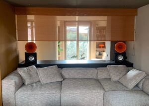 Seamless Design: Bespoke CRS462 Screens with Concealed Roller System for a Milan Residence